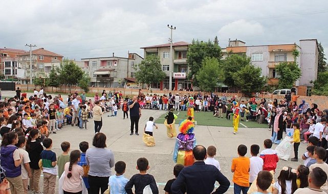 Çarşamba Belediyesi 7 bin 500 çocuğu sevindirdi