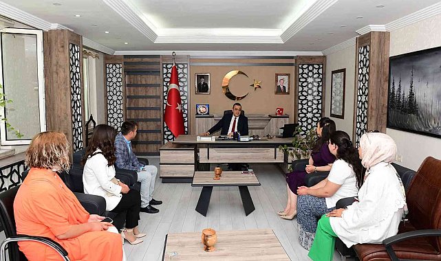 Çatak'ta idareci ve öğretmenlere "başarı belgesi" verildi