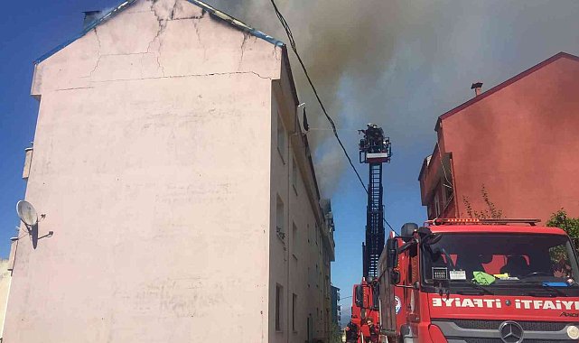 Çatı yangını paniğe neden oldu