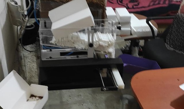 Çekmeköy'de kaçak tütün deposuna baskın: 3 gözaltı