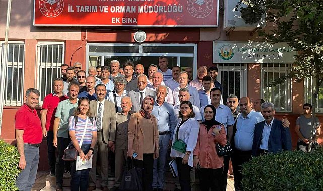 Çiftçilere gübreleme ve sulama eğitimi