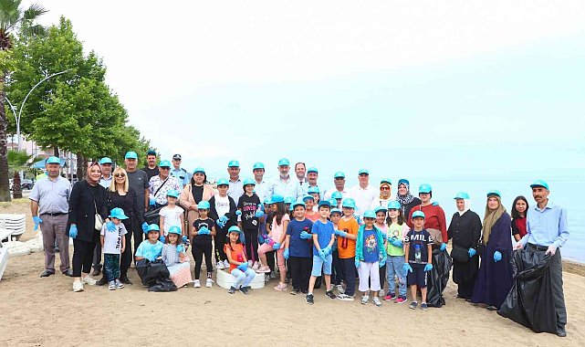 Çiftlikköy&#039;de Marmara Denizi için sahil temizliği