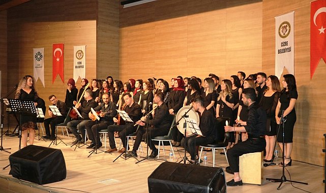 Cizre'de öğretmenler korosundan müzik ziyafeti
