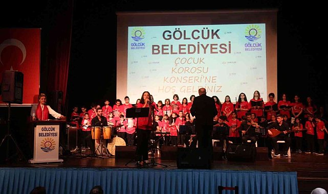 Çocuk korusu büyük alkış aldı