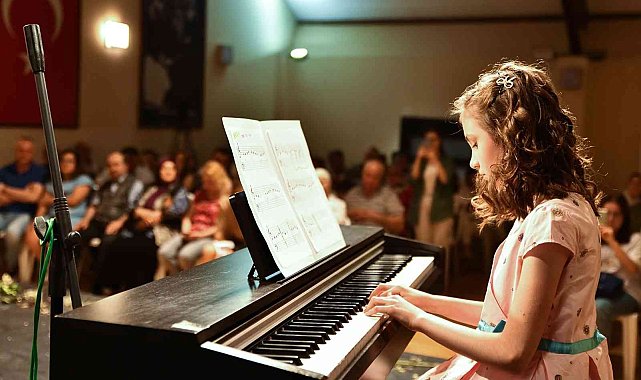 Çocuk piyanistlerin 'Yaza Merhaba' konseri