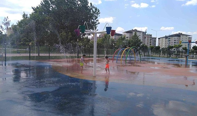 Çocuklar Fresh Parklarla serinliyor