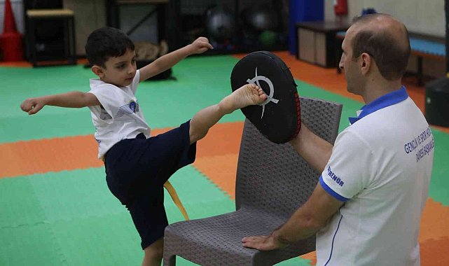 Çocuklar tatilin tadını Büyükşehir Belediyesi Yaz Spor Okullarında çıkarıyor