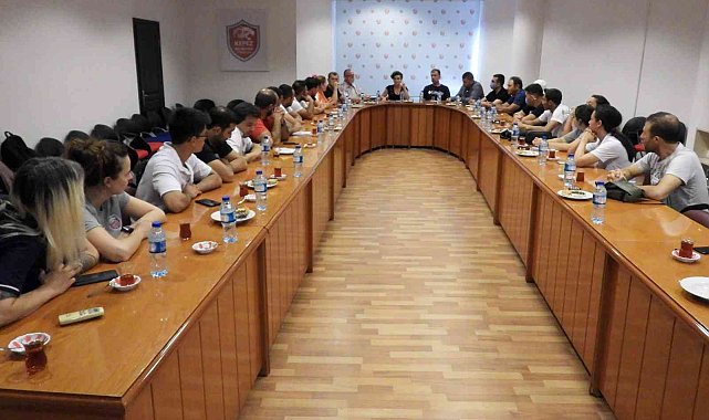 Çocukların 3&#039;üncü rol modeli, spor eğitmenleri