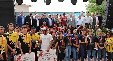 Çukurca festivalinde ödül töreni