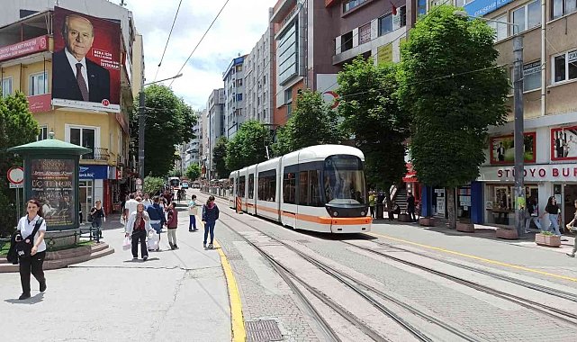 Cüneyt Arkın&#039;ın ölümü memleketi Eskişehir&#039;i yasa boğdu