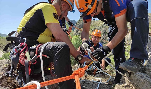 Dağ arama kurtarma tatbikatı gerçeğini aratmadı