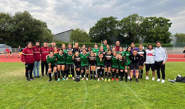 Denizli'nin kızları Fransa'da üçüncü oldu