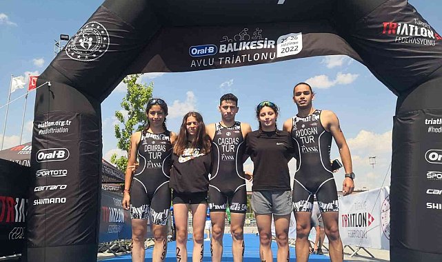 Denizlili sporcular Balıkesir &#039;Avlu&#039;nun tozunu attı