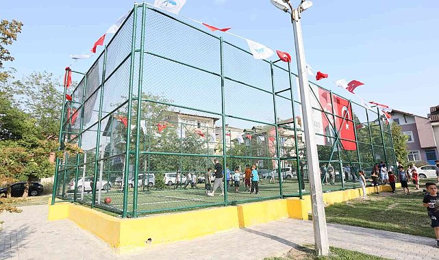Derince'de çocuklar için spor sahası yapıldı