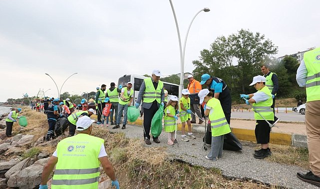 Derince'de kıyı ve deniz dibi temizliği yapıldı