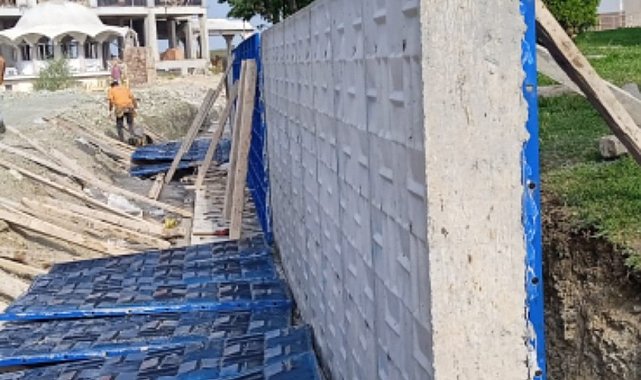 Desenli istinat duvarı