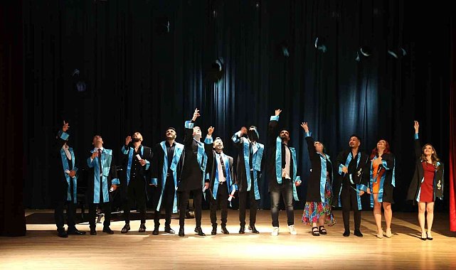 Devlet konservatuvarında mezuniyet senfonisi