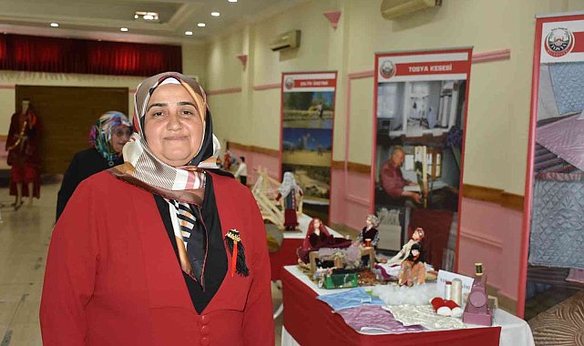 Devlet sanatçısı minyatür bebeklerle kültürü yaşatıyor