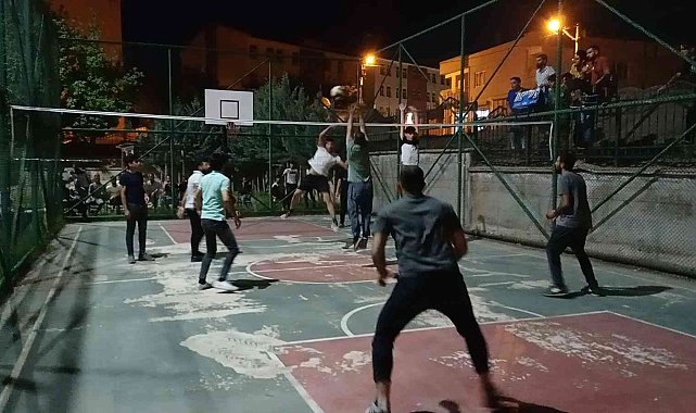 Dicle Gençlikspor'un düzenlediği voleybol turnuvası başladı