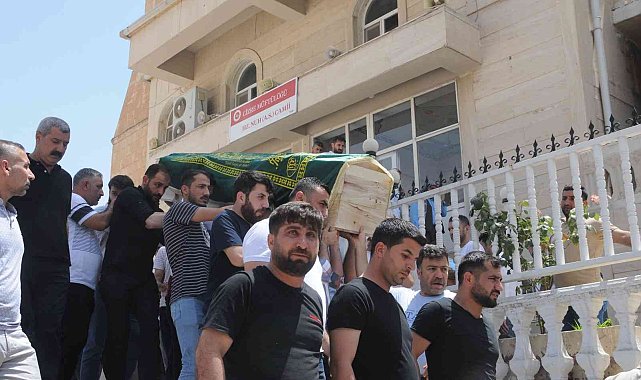 Dicle Nehri&#039;nde boğulan gencin cenazesi gözyaşları arasında defnedildi