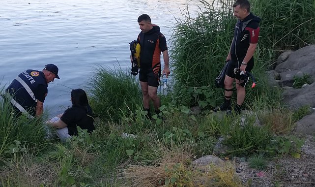 Dicle Nehrine atlamak isteyen genç kadını itfaiye ve dalgıç ekibi ikna etti