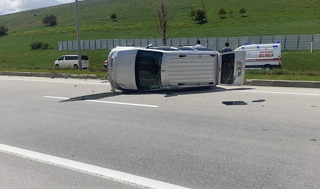 Direksiyon hakimiyetini kaybeden otomobil takla attı