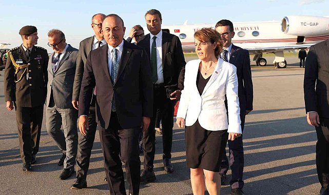 Dışişleri Bakanı Çavuşoğlu Kosova'da