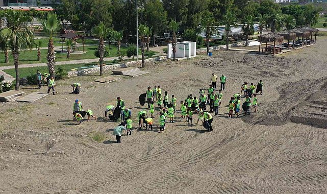 Doğa müfettişleri 'Dünya Çevre Günü'nde, sahil ve parkı temizledi