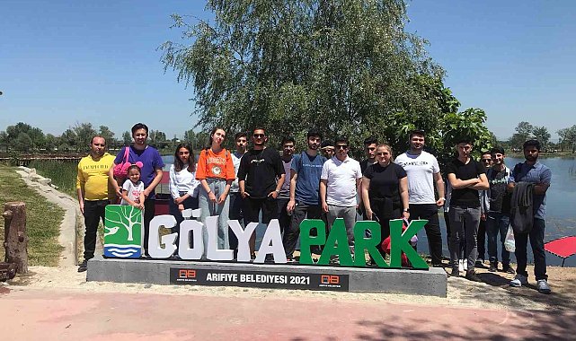 Doğa yürüyüşleriyle güzellikleri keşfediyorlar