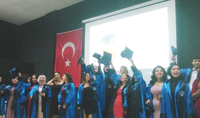 Domaniç Hayme Ana MYO&#039;da mezuniyet coşkusu