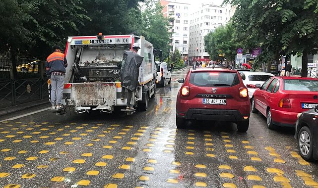Dörtlüyü yakan yola bırakıp gidiyor