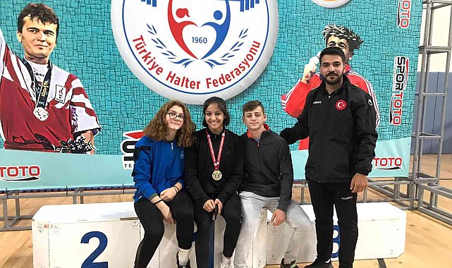 Döşemealtı&#039;nın &quot;demir leydisi&quot; Türkiye Şampiyonu oldu