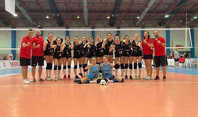 Döşemealtı'nın "Nar Taneleri" Türkiye'nin en iyi 8 takımı arasında