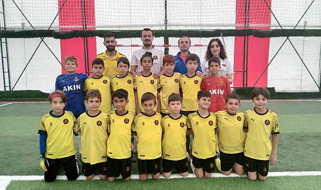 Dostluk turnuvasında kozlarını paylaştılar