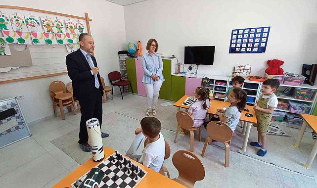 Dr. Yılmaz'a miniklerden sevgi seli