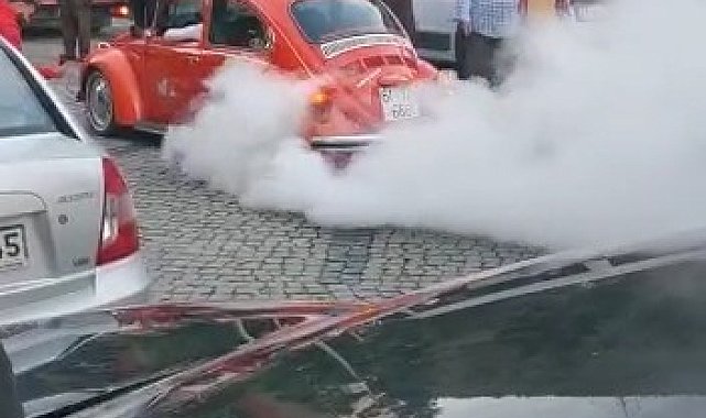 Düğün konvoyunda lastik yakan araç trafikten men edildi