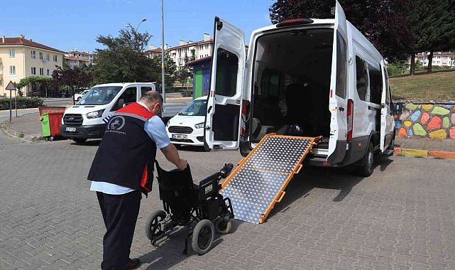 Düzce Belediye engelli öğrencileri sınava taşıyacak