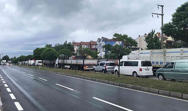 Düzce-Zonguldak yolu sel sebebiyle trafiğe kapandı