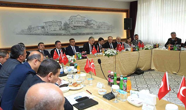 Düzensiz göçle mücadele toplantısı yapıldı