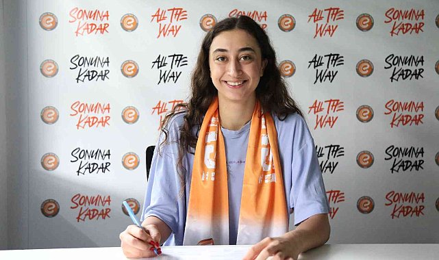 Eczacıbaşı Dynavit, Elif Şahin ile devam ediyor