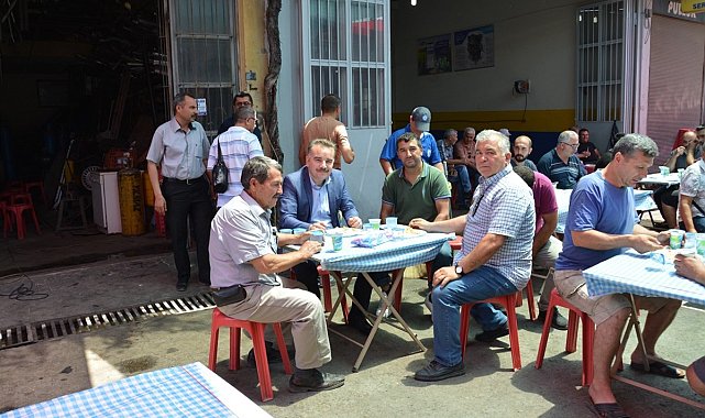 Edremit sanayi esnafından hayır yemeği
