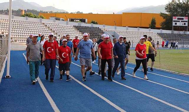 Efeler sağlıklı yaşam için yürüdü