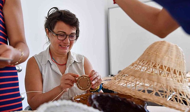 El emeğinden iş hayatına