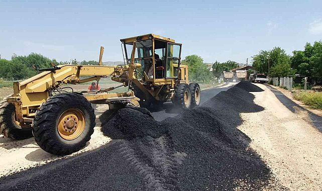 Elazığ'da asfaltlama çalışması sürüyor