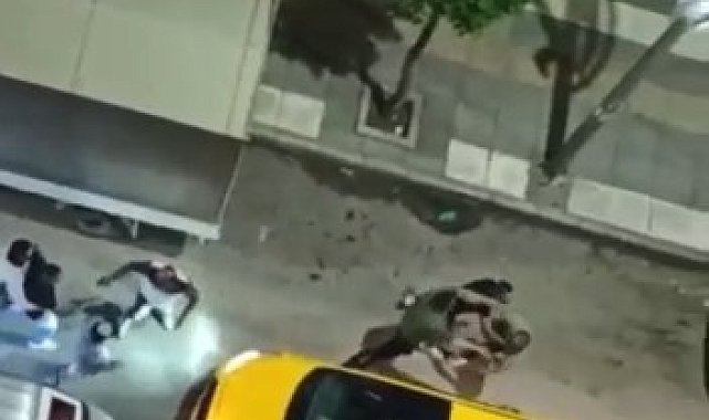 Elazığ&#039;da trafikte yol verme kavgasında yumruklar konuştu