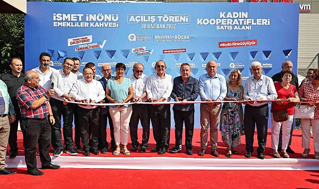 Emekliler Kahvesi ve Kadın Kooperatifleri Satış Alanı açıldı