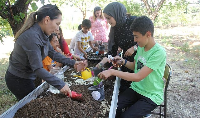 Engelli çocuklara bahçe terapisi