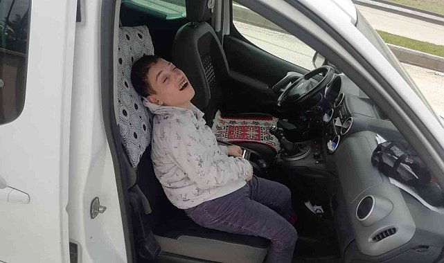 Engelli Kübra için Erzurum Büyükşehir Belediyesi yol yaptı