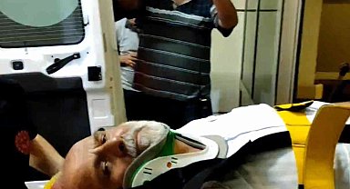 Erik toplamak için çıktığı ağaçtan düşerek yaralandı