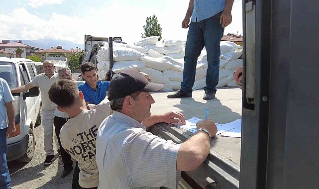 Erzincan&#039;da bal üreticilerine şeker dağıtımı sürüyor